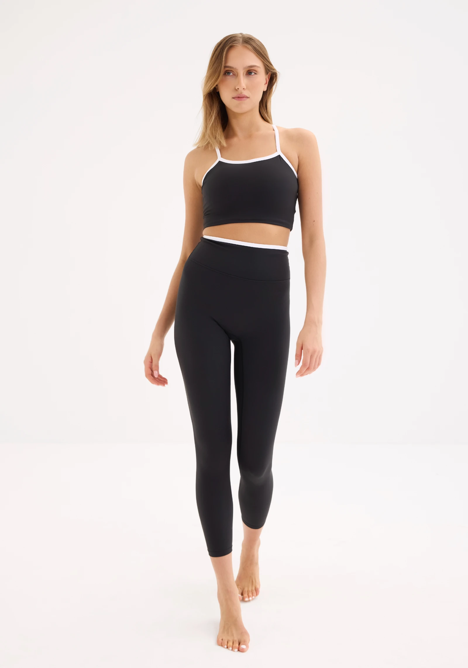 Bia Studios 90s Sport Leggings in Black – retro-inspired women's gym leggings UAE